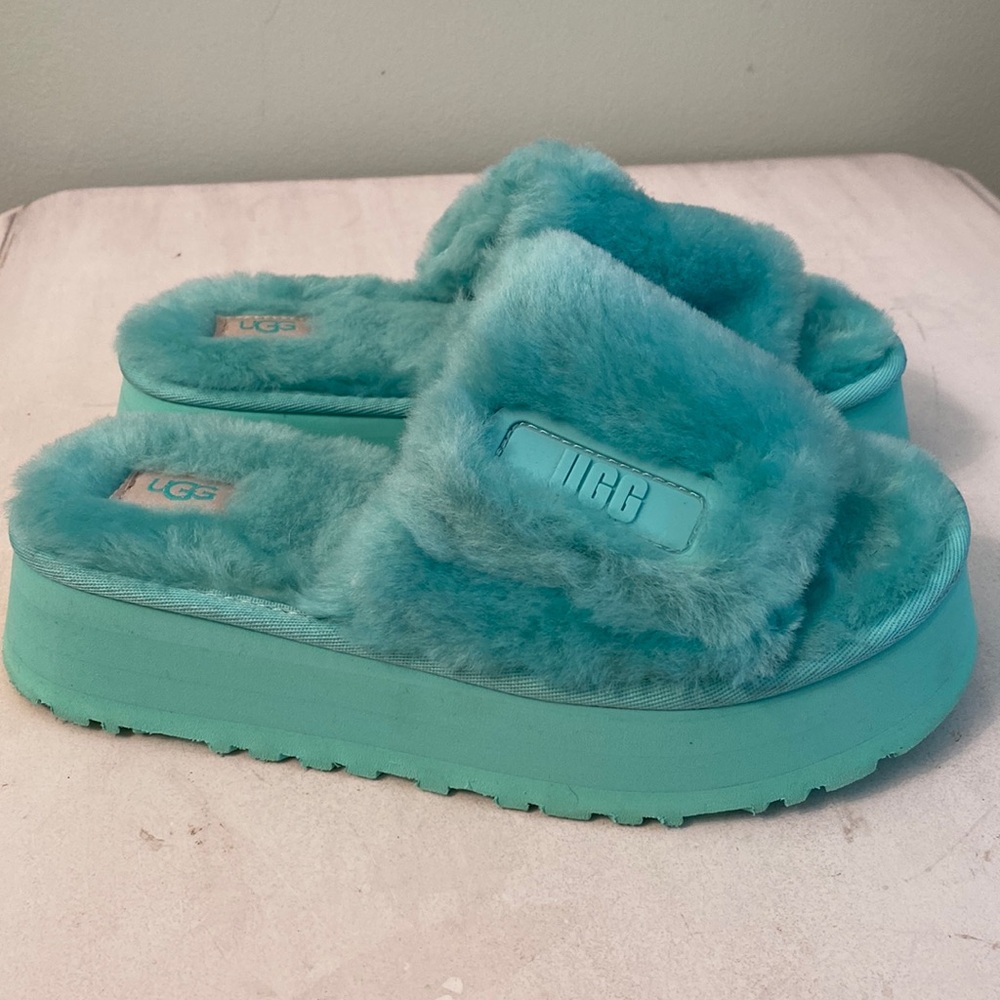 Ugg Fluffy Slides